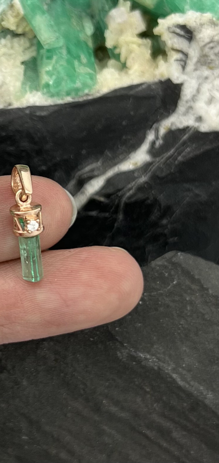 Natural Uncut Colombian Emerald Rough Pendant 18k Rose Gold