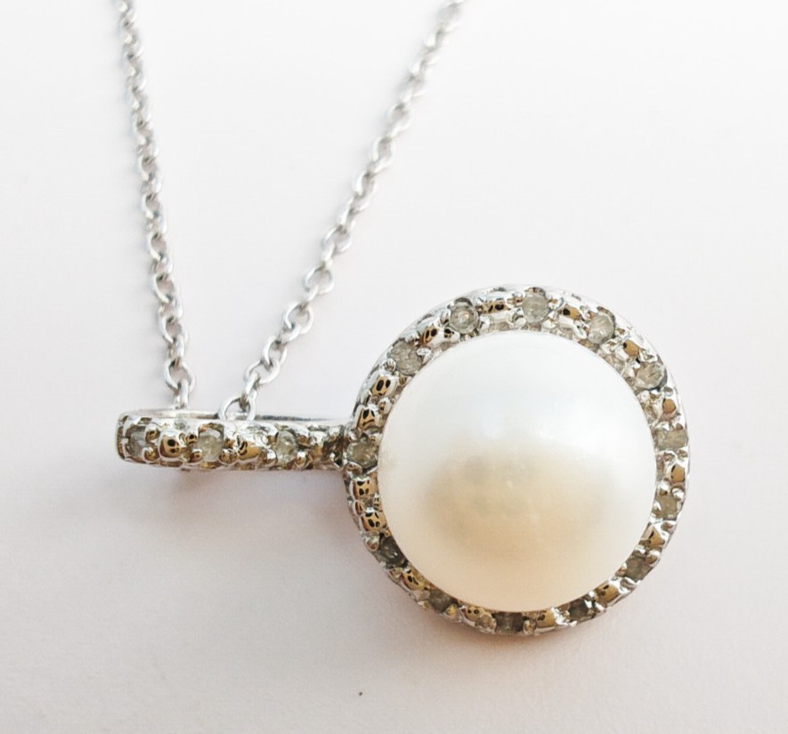 925 Silver Pearl & Genuine Diamond Pendant Necklace • 8mm • 18″ Chain • 2.80g