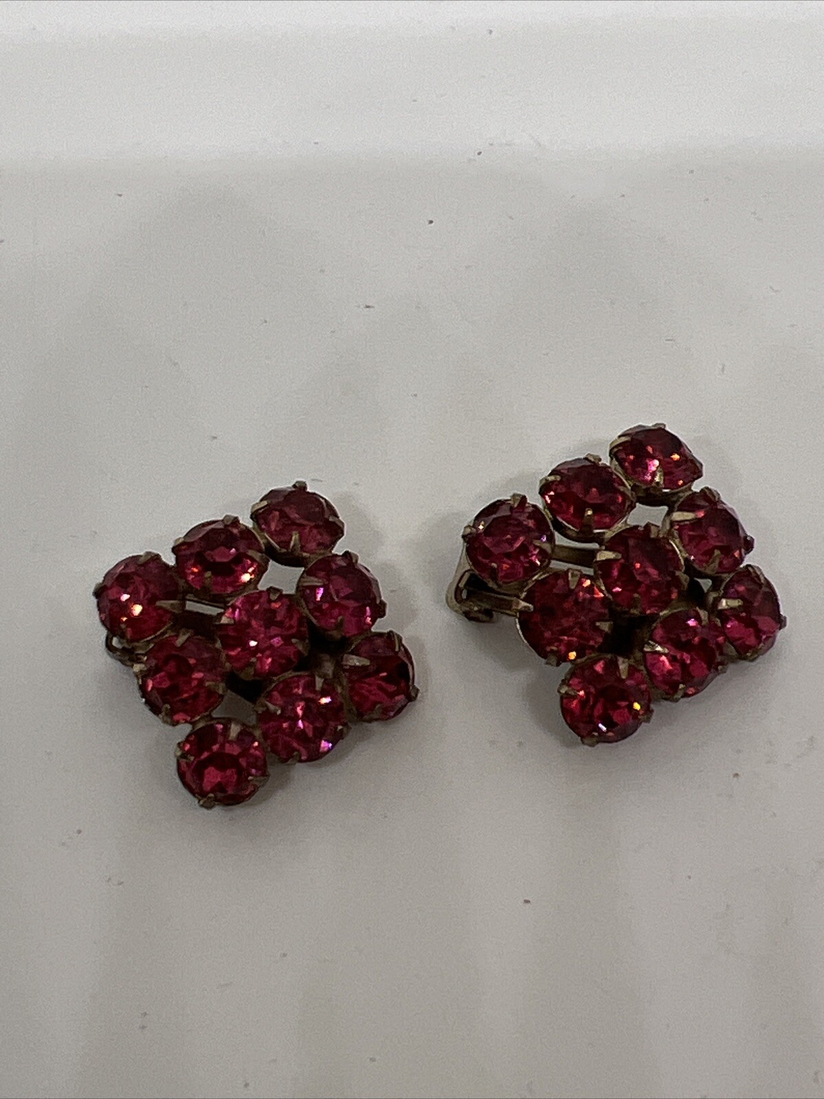 Vintage Pink Rhinestone Prong Set Clip On Earrings 8052