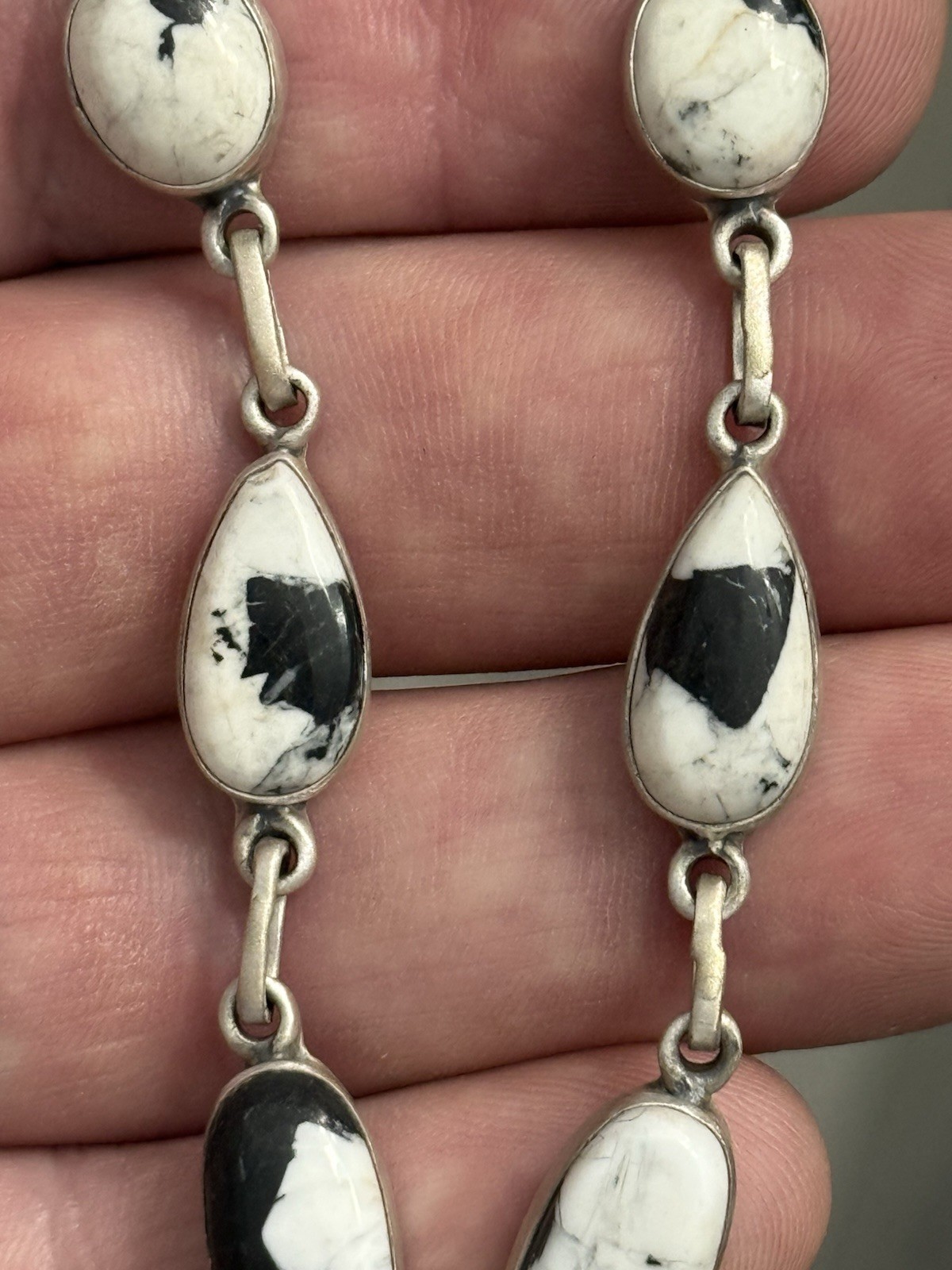 STERLING SILVER WHITE BUFFALO 6 STONE STATION CHOKER BAR MIX SHAPE NECKLACE .925