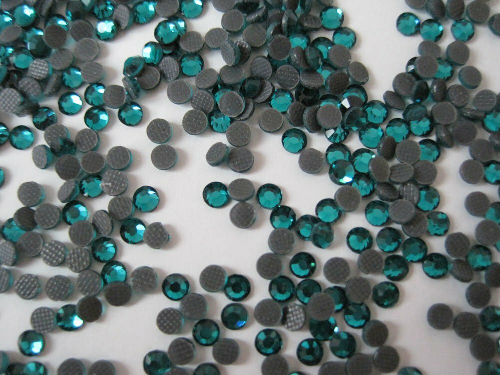 1440pcs HotFix Rhinestone Iron-On FlatBack Beads Charming Czech Emerald ss10 3mm