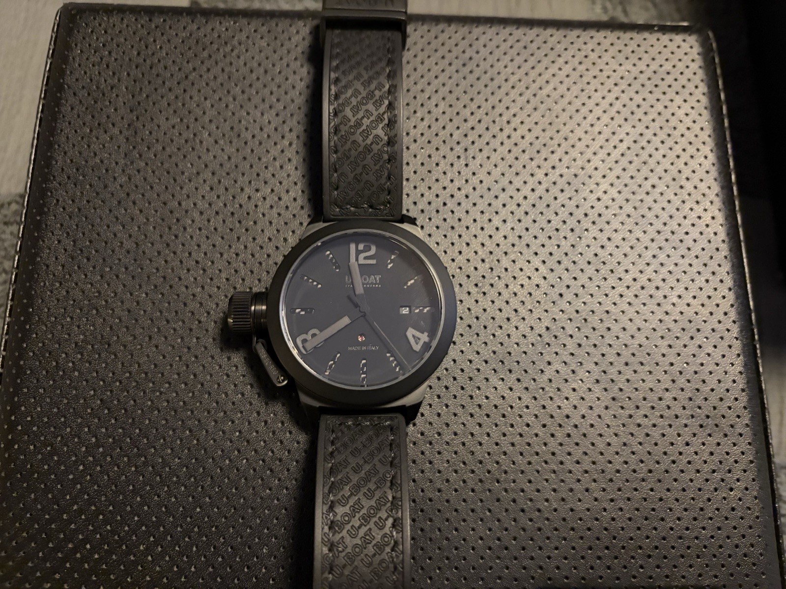 U-Boat Classico 5573 Left Hook 53mm Auto Carbon Fiber +Extra Strap / FULL SET