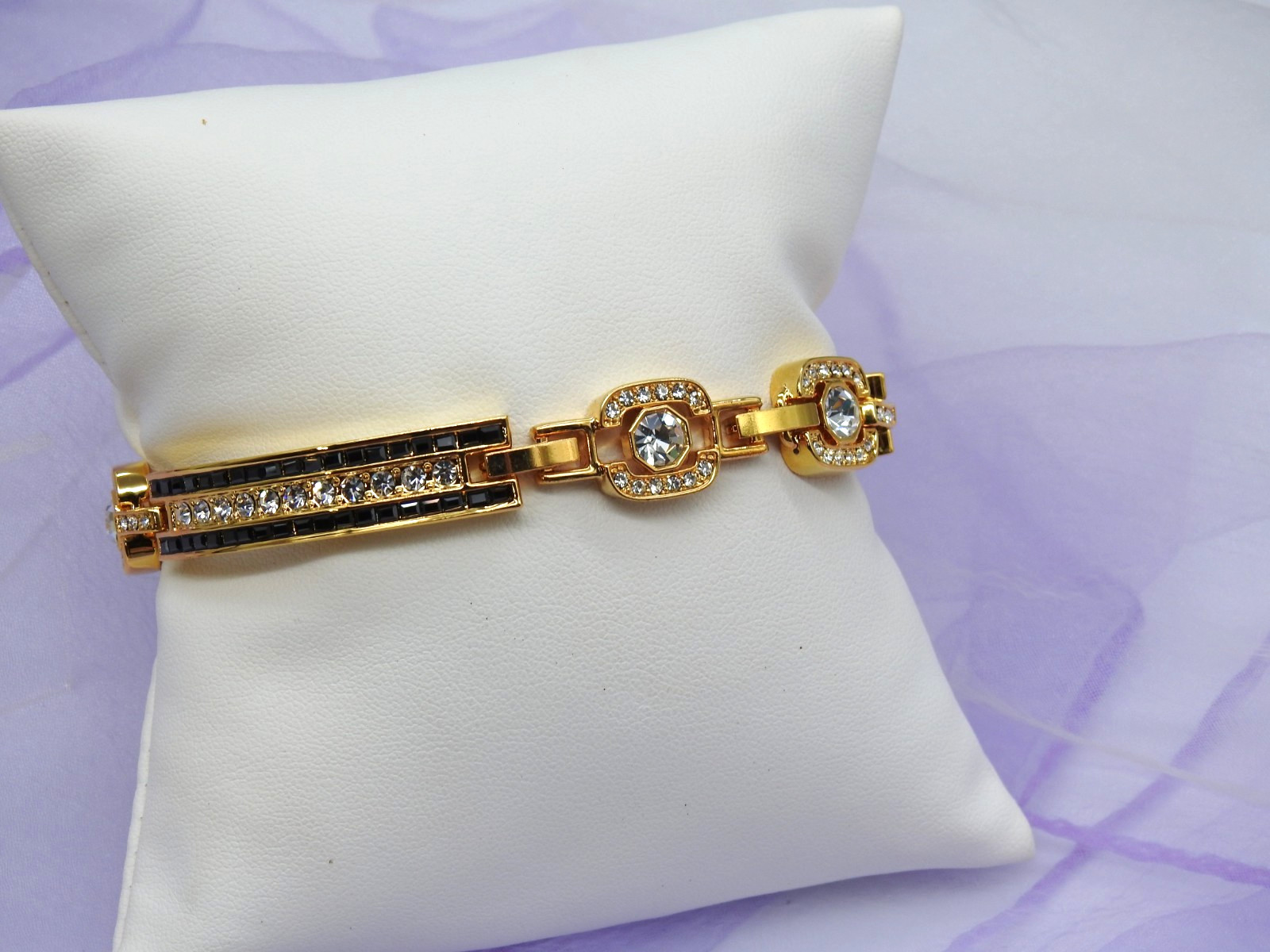 Camrose and Kross Jacqueline Kennedy Swarovski Crystal Link Bracelet New in Box