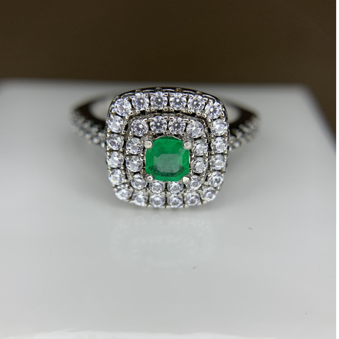 Natural 22 Carat Vivid Green Emerald Designer Ladies Ring – 925 Sterling Silver