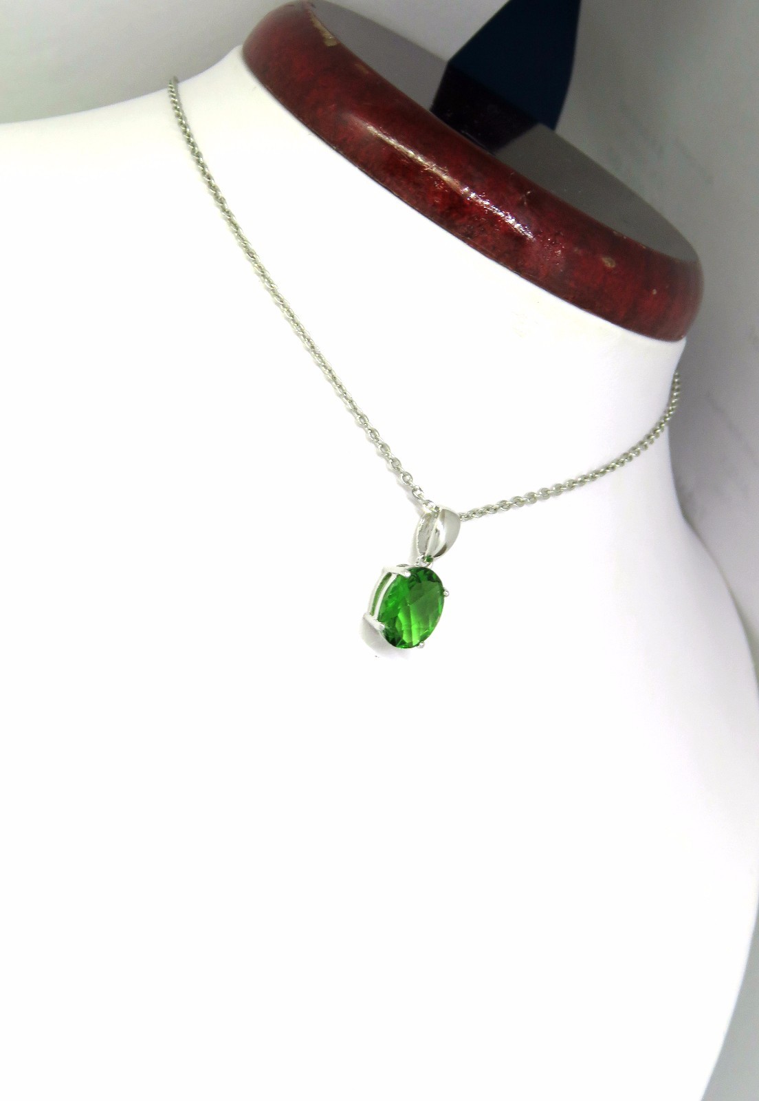 P11520 Forest Green Helenite Oval May Birthstone 925 Silver Pendant