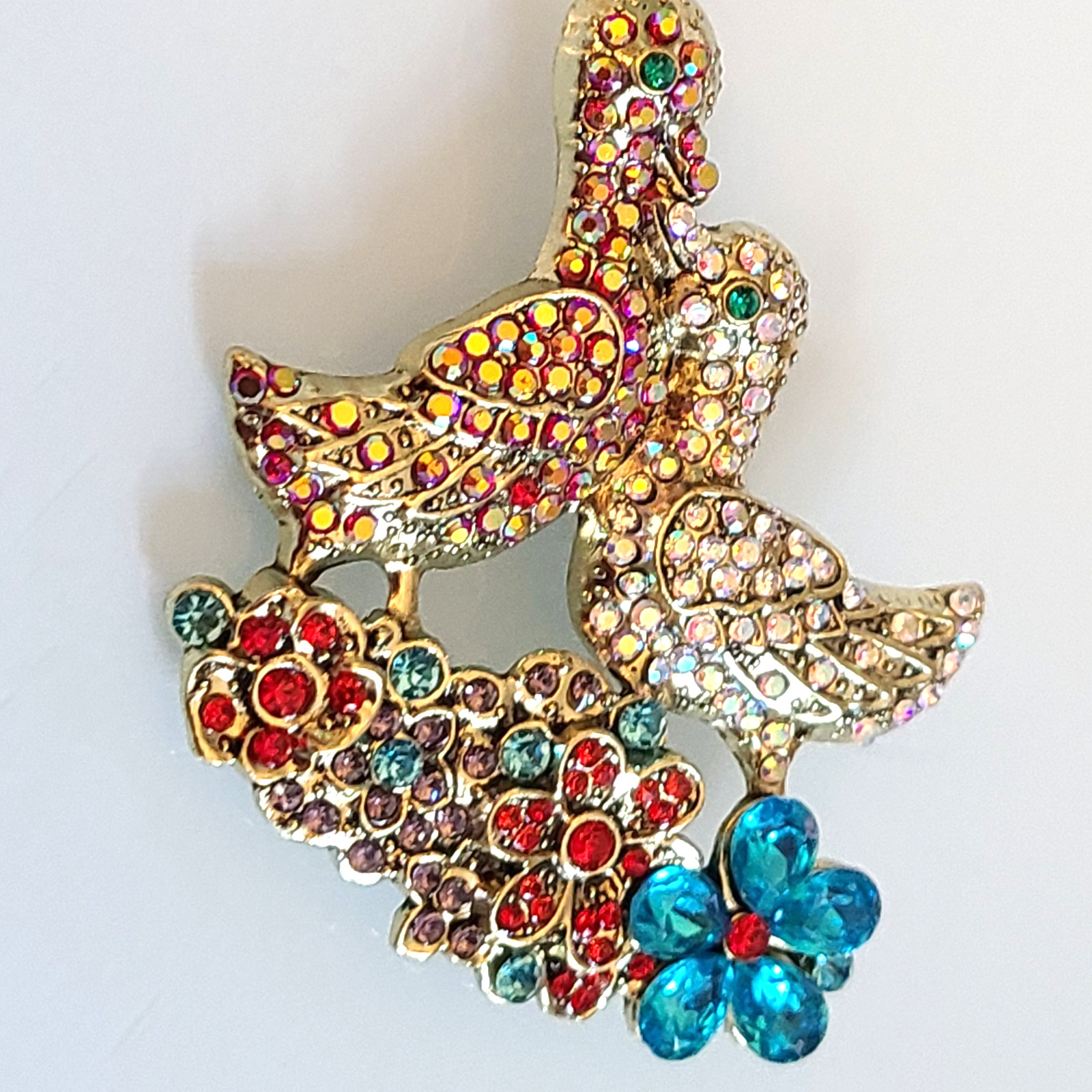 FAB DOUBLE DUCKS GORGEOUS BROOCH 2 1/2 INCHES MULTICOLORED FLOWERS AND AURORA Bs