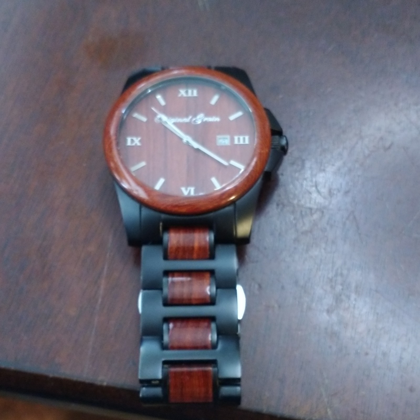 Original Grain The Classic Men’s Quartz 42mm Wood Grain Dial Date Bracelet