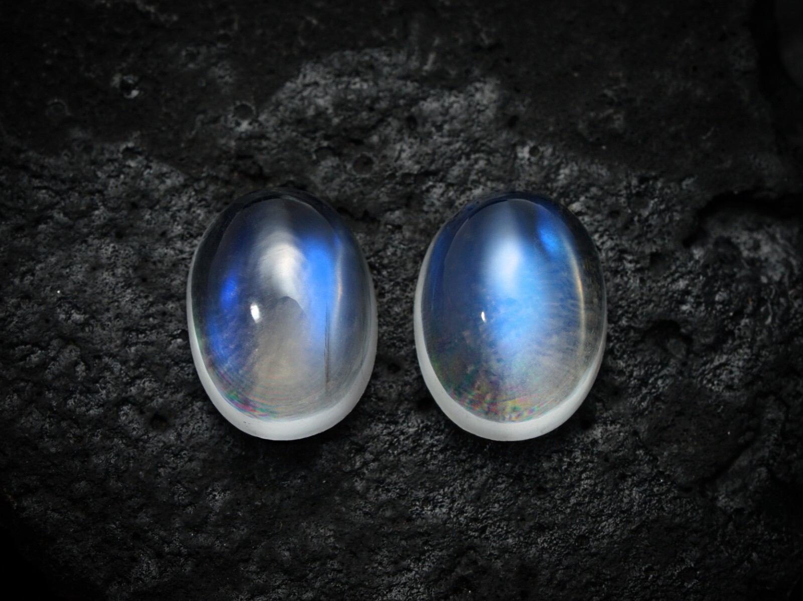 5.05 Carat Natural Rainbow Moonstone Blue Fire Cabochon 7×9 MM Oval Shape