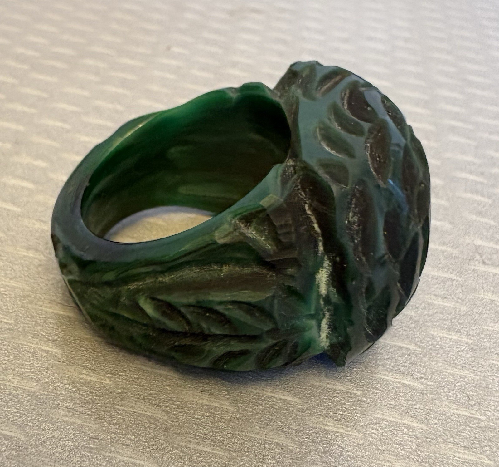 Vintage Deep Carved Green Marble Fakelite Plastic Ring size 10 thick chunky