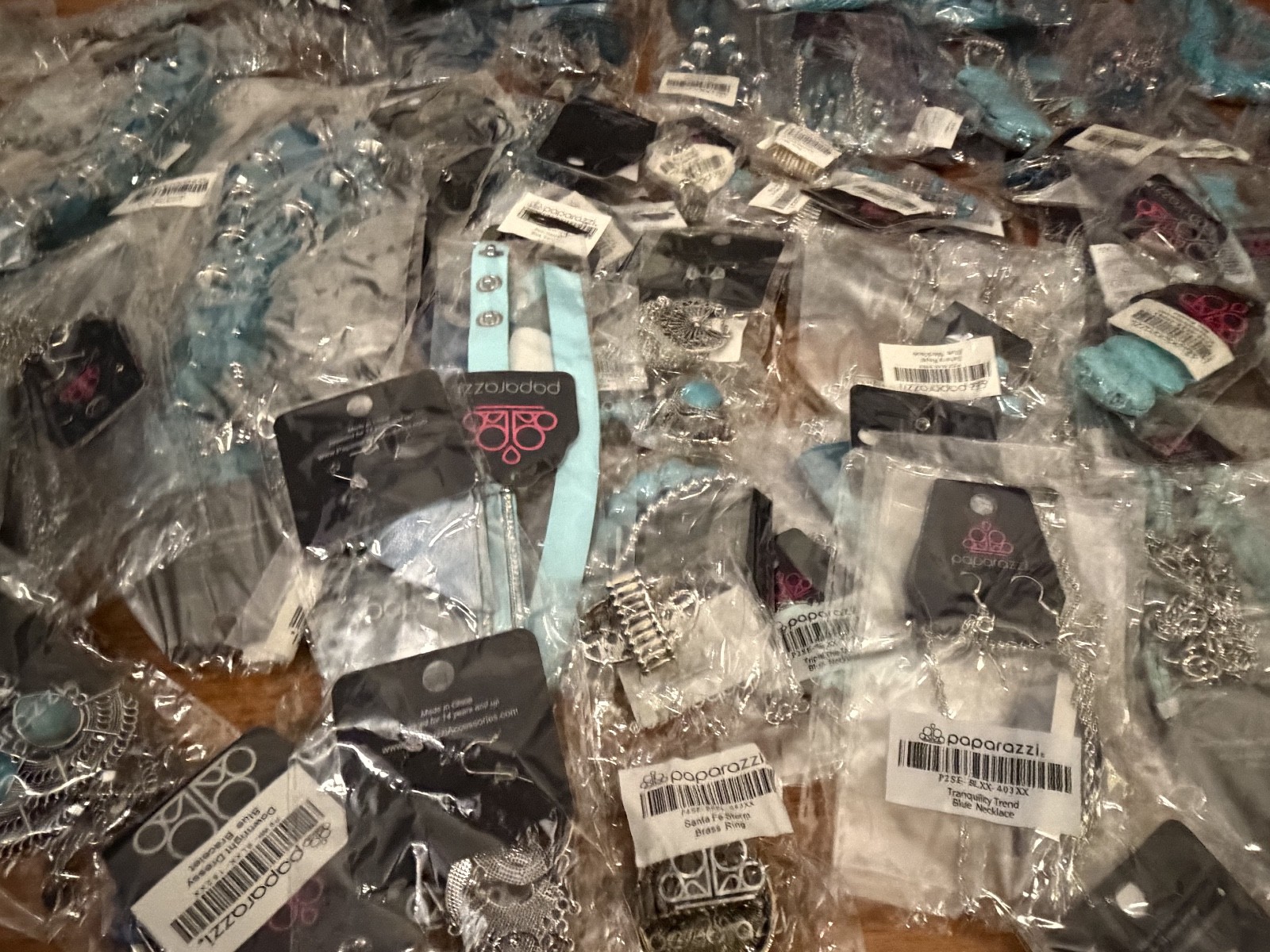Paparazzi Jewelry lot bulk of 120 pieces (50 cents per piece)