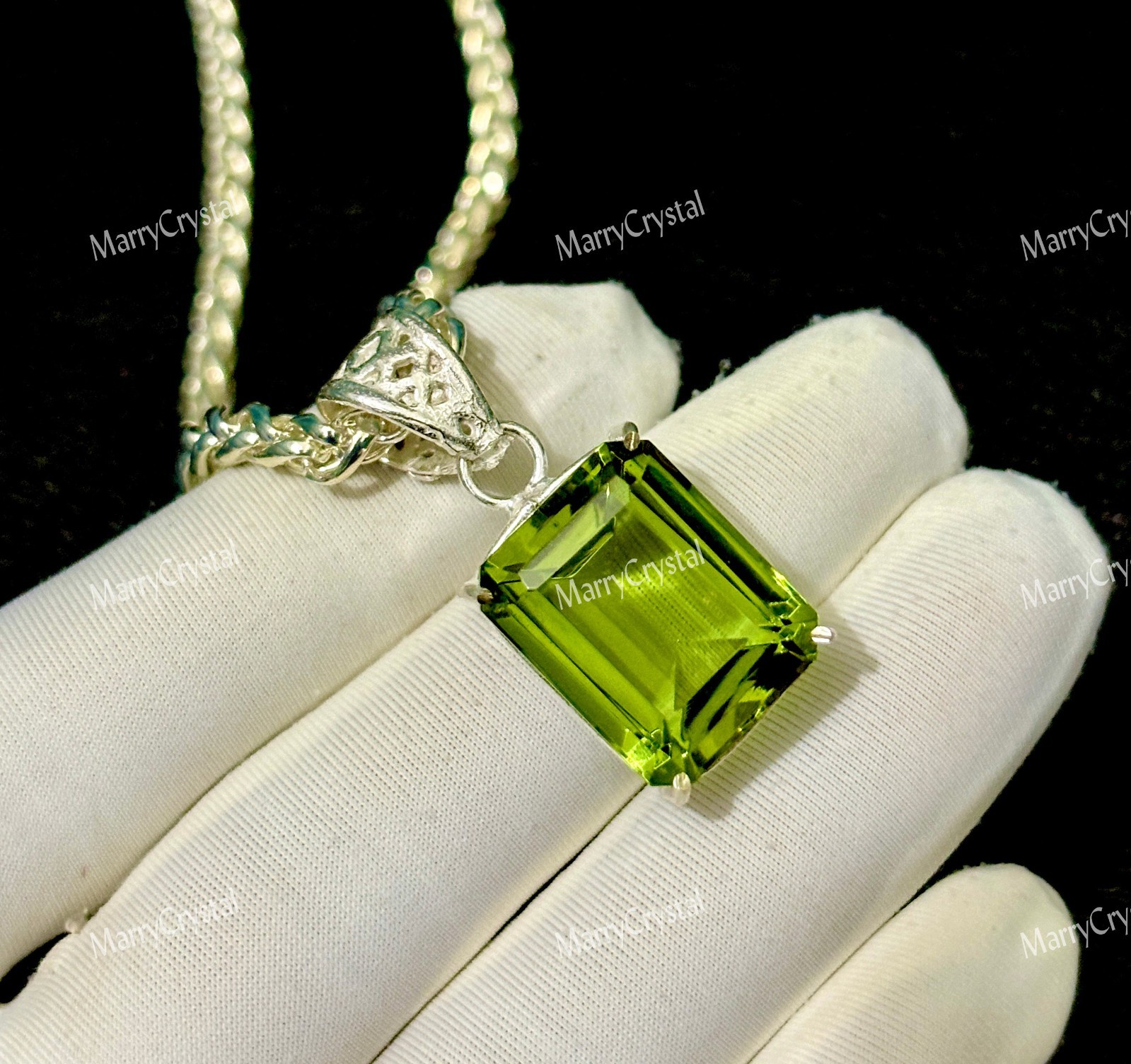 Color Changing Zultanite Glass German Silver With 18″ Chain Loose Gemstone