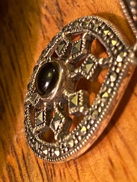 VTG .925 Marcasite Pendant 1.3” L Jet/Onyx Black Stone Thailand Sun Starburst