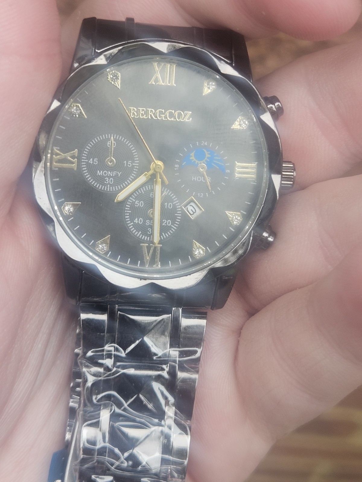 Brand New Unworn Gents Quartz Watch With Black Metal Strap