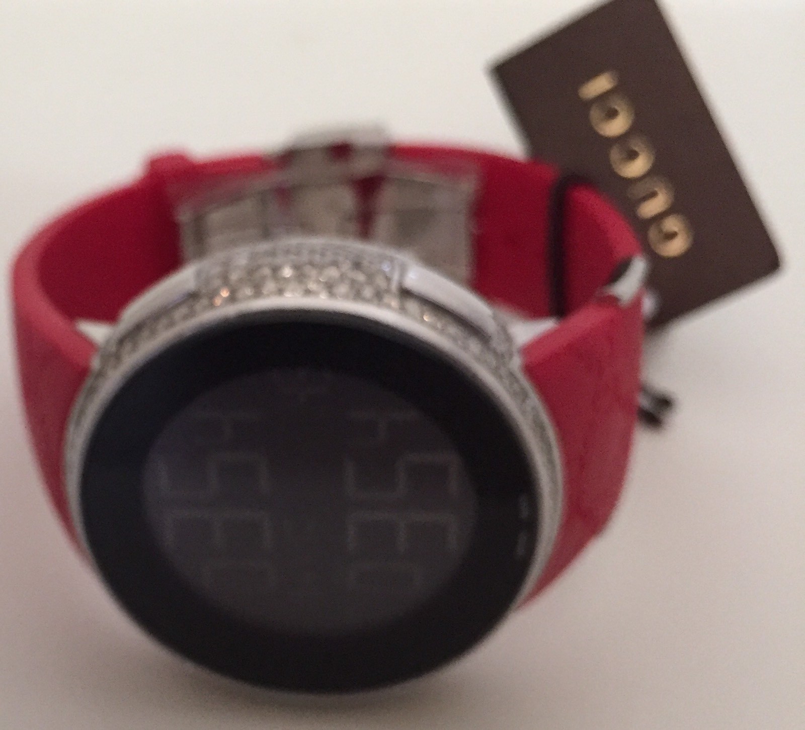 New Men’s Gucci YA114212 Red 3.30ct.aprx.real Diamond Multiple Time Zone watch