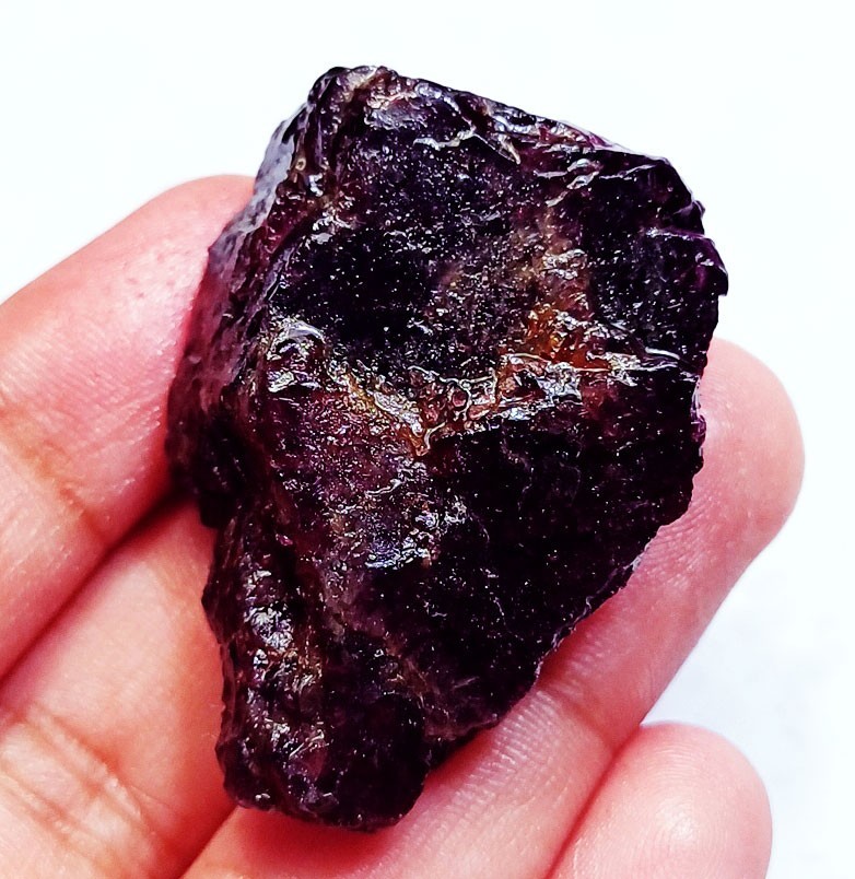 Natural Red Painite Rough Loose Gemstone 140.50+ Ct Certified Rough For Sale