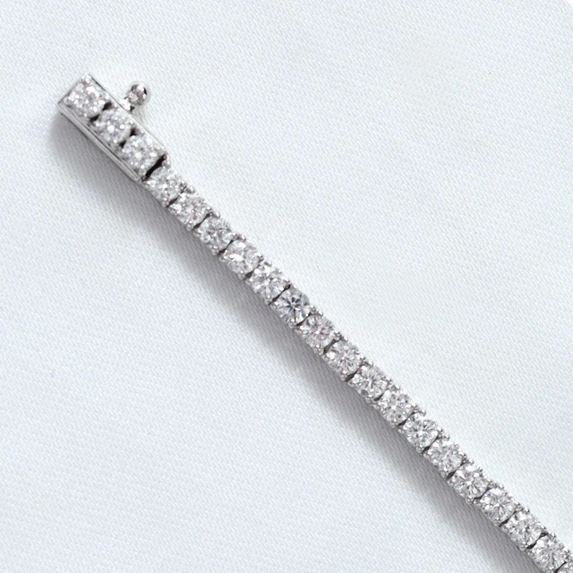 7.7 Ct Round & Pear Cut Moissanite Tennis 18″ Necklace 14K White Gold Pleated