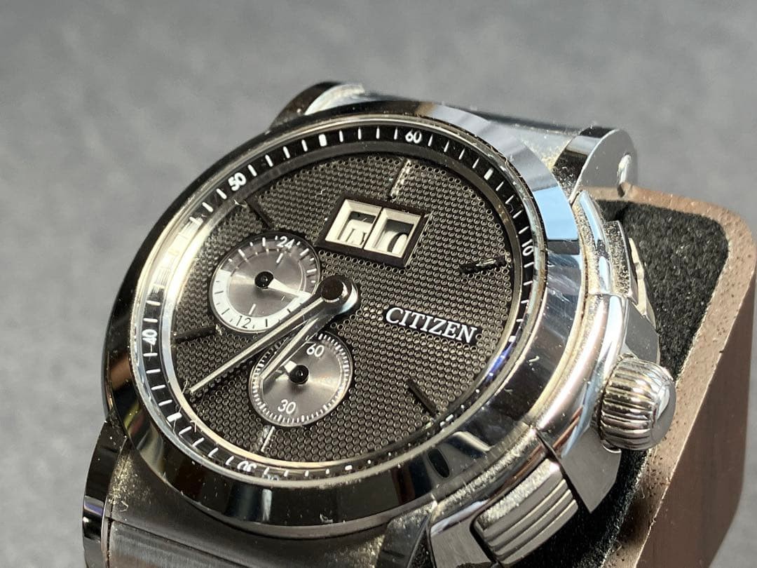 Citizen Series 8 Big Date CND72-0031 Eco-drive Solar Watch