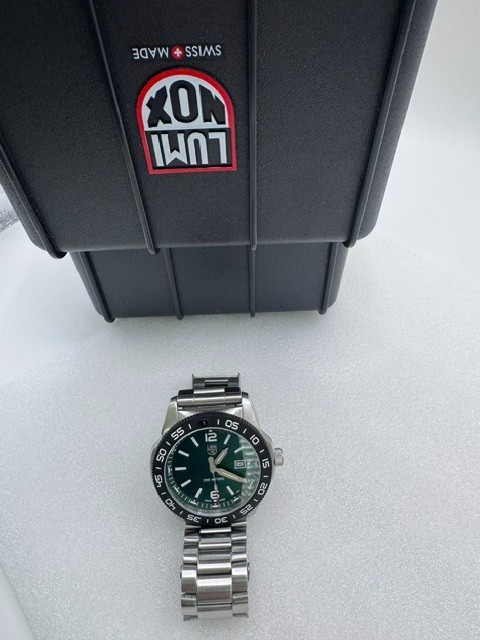 Swiss Luminox XS.3137 Pacific Diver Green Dial Tritium Stainless Mens 44mm Watch