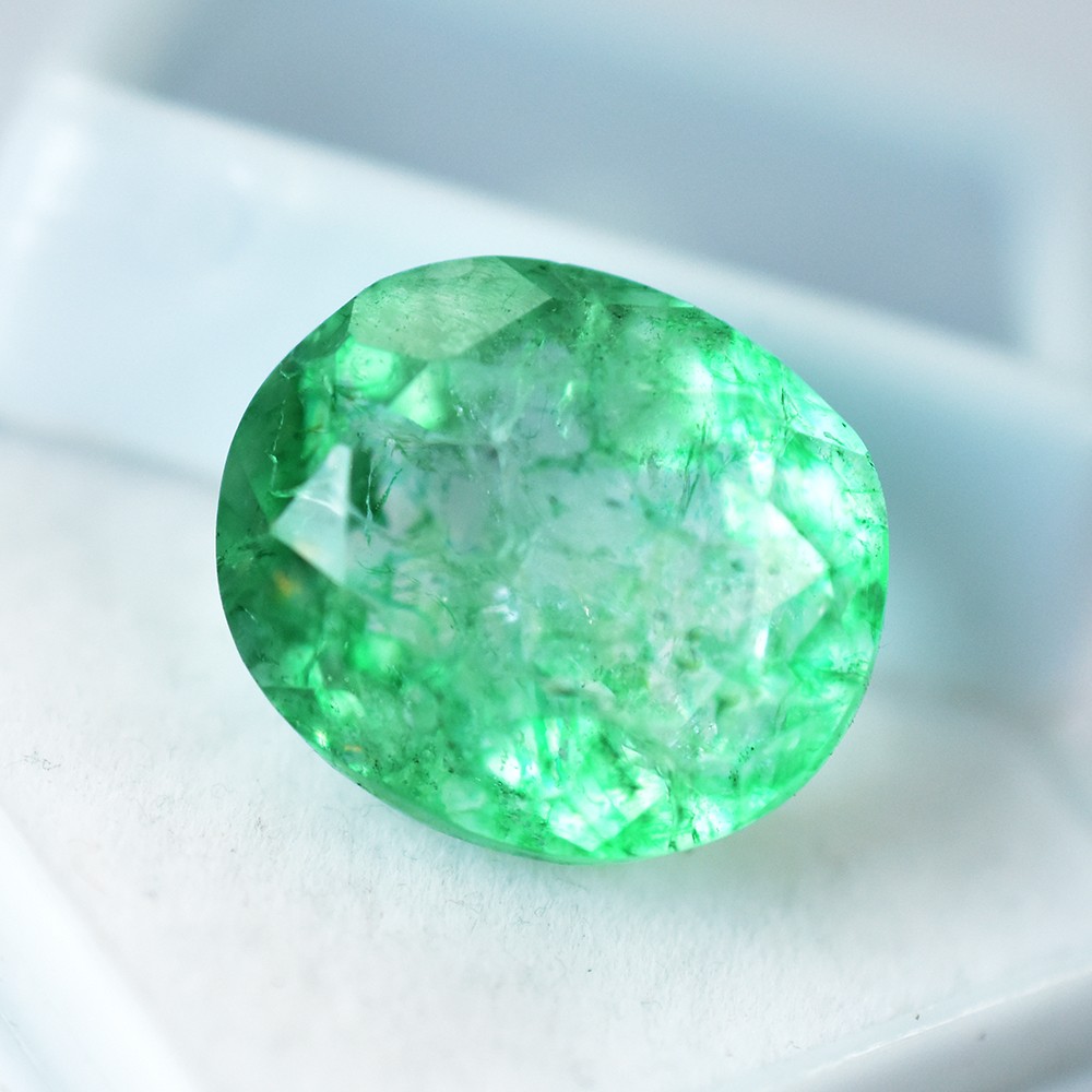 COLOMBIAN Natural Green Emerald 12.80 Ct Oval Shape CERTIFIED Loose Gemstone