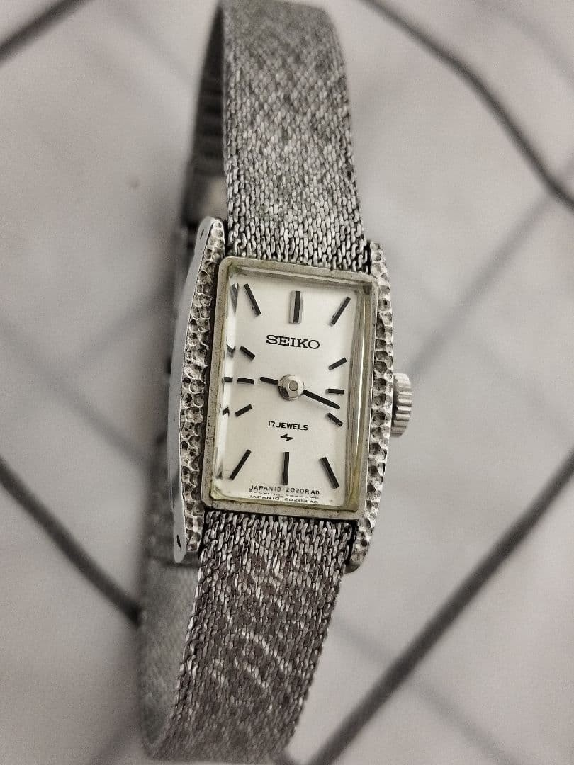 Excellent condition SEIKO 17 JEWELS 10-3580 wristwatch, manual winding.