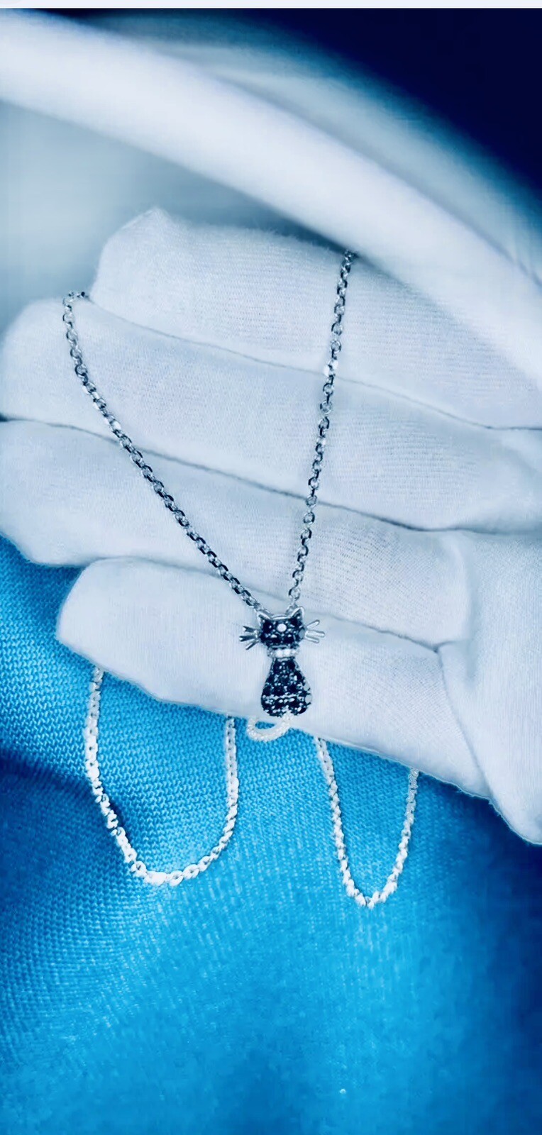 Wow! Shimmers 💖 14K White GOLD Cat Pendant Necklace Black & White DIAMONDS