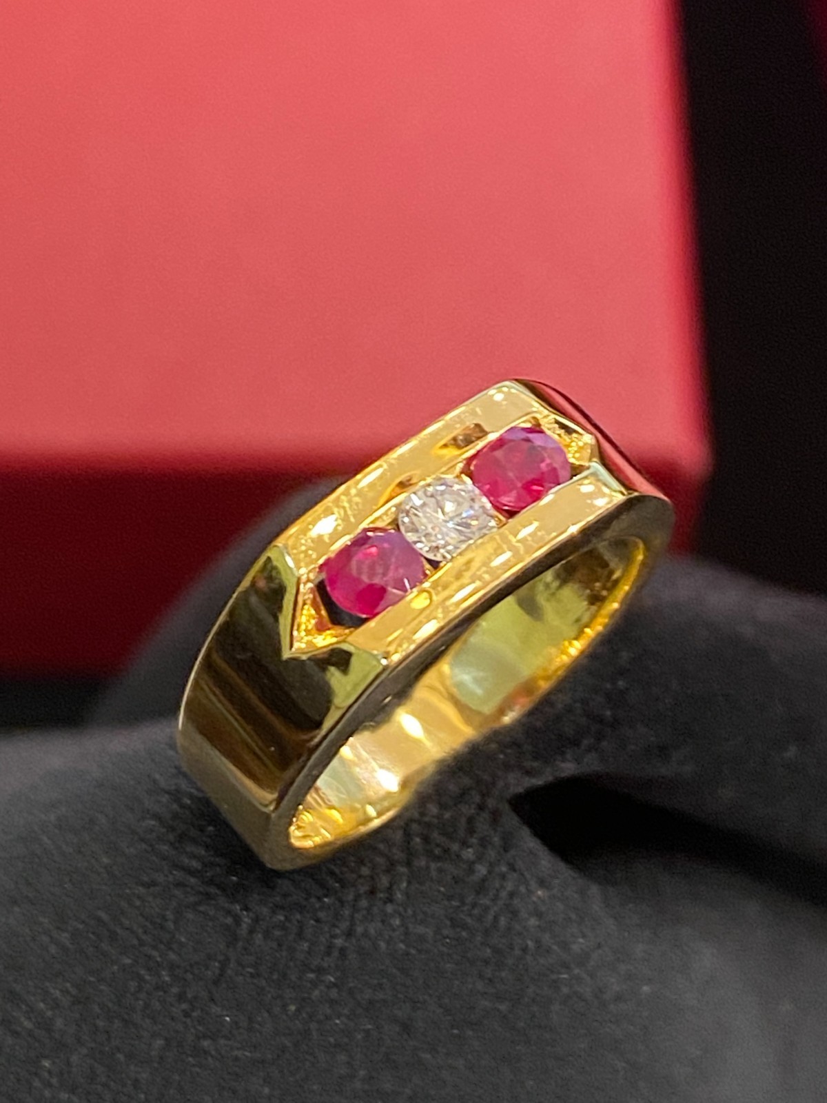 0.70 Cts Round Brilliant F/VS1 Diamonds Channel Set Ruby Men’s Ring In 18K Gold