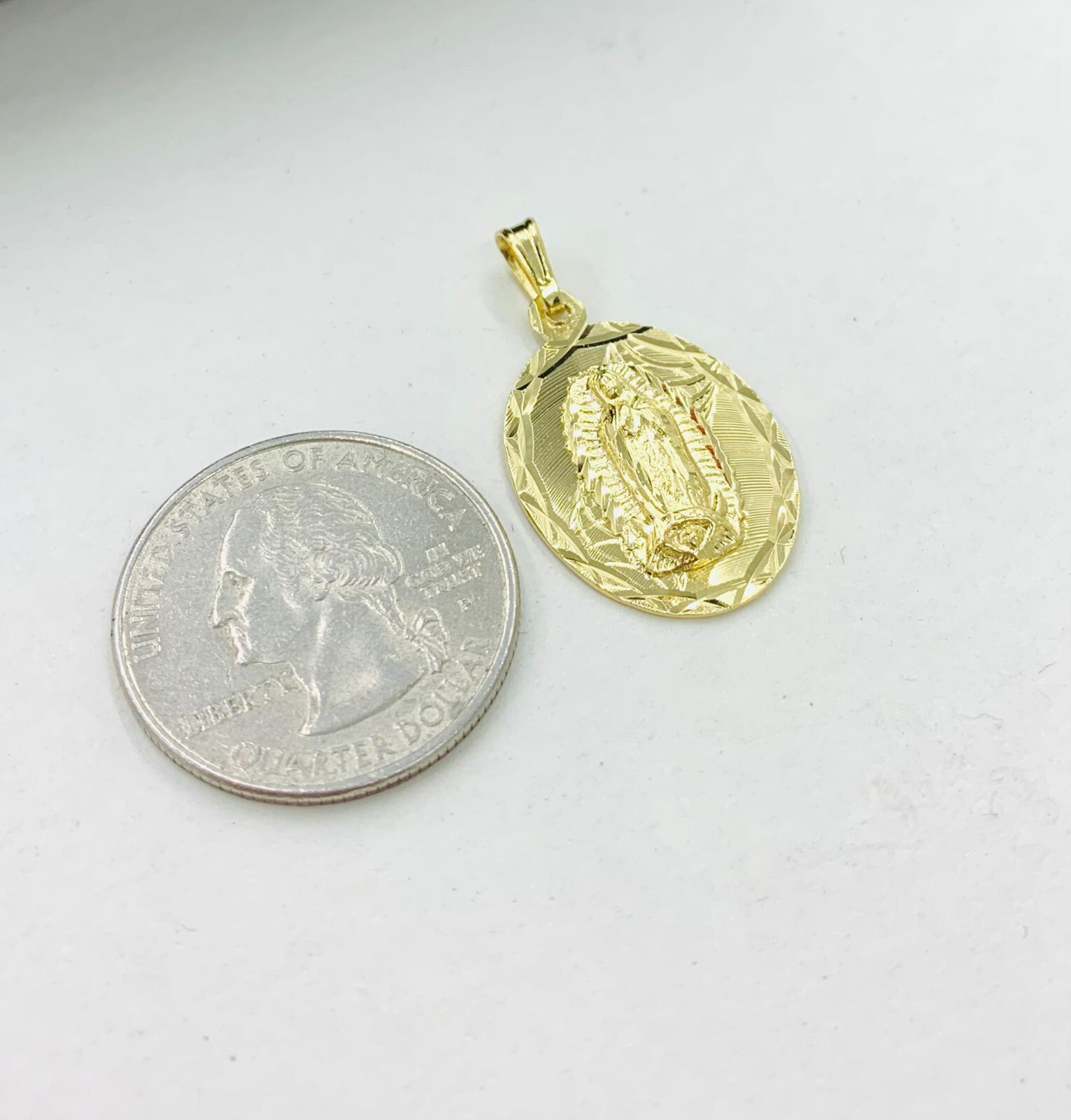 Medalla de La Virgen de Guadalupe 14k Gold F for Womens Mens 26×18 Box Chain 20″
