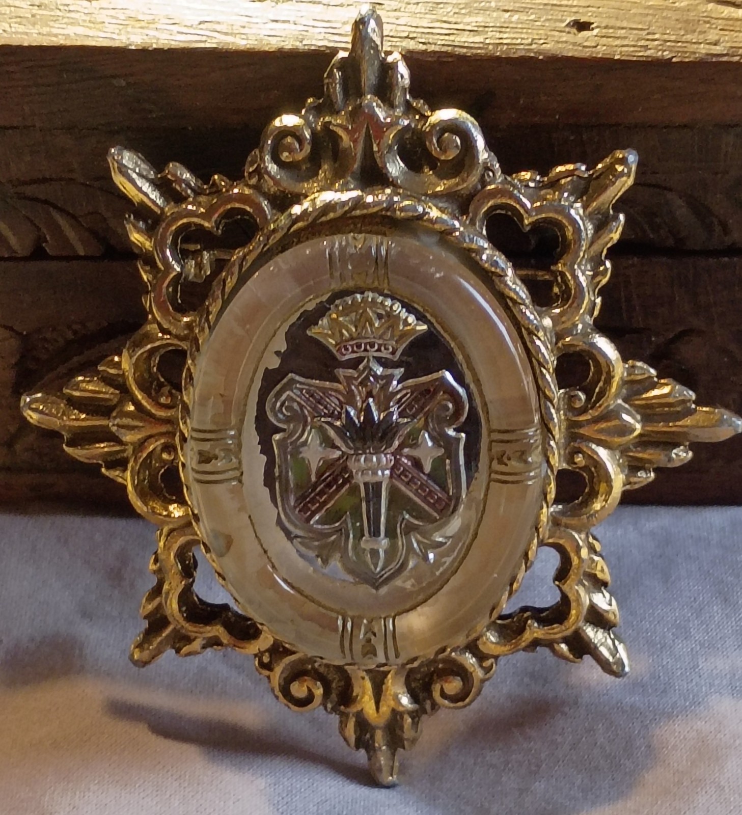 Victorian Heraldic Griffin Crown Coat Of Arms Essex Crystal Pin Brooch