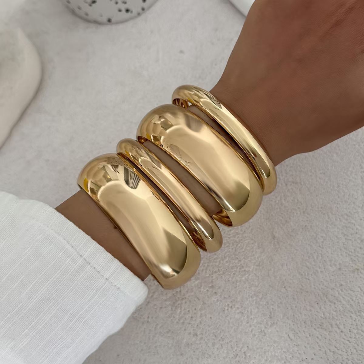 Gold Bangle Bracelet Set 4Pcs Chunky Smooth Curved Geometric Fashion Jewelry