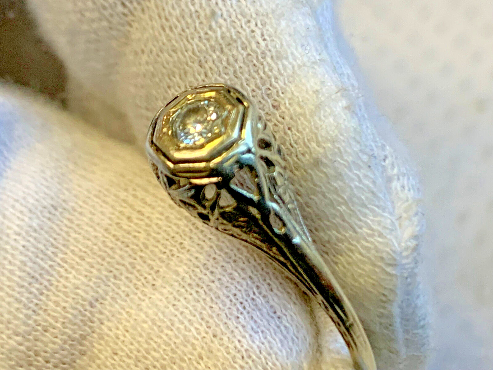 Vtg 18k White Gold Ring 2.29g Fine Jewelry Size 8 Band Clear Round Stone Bezel