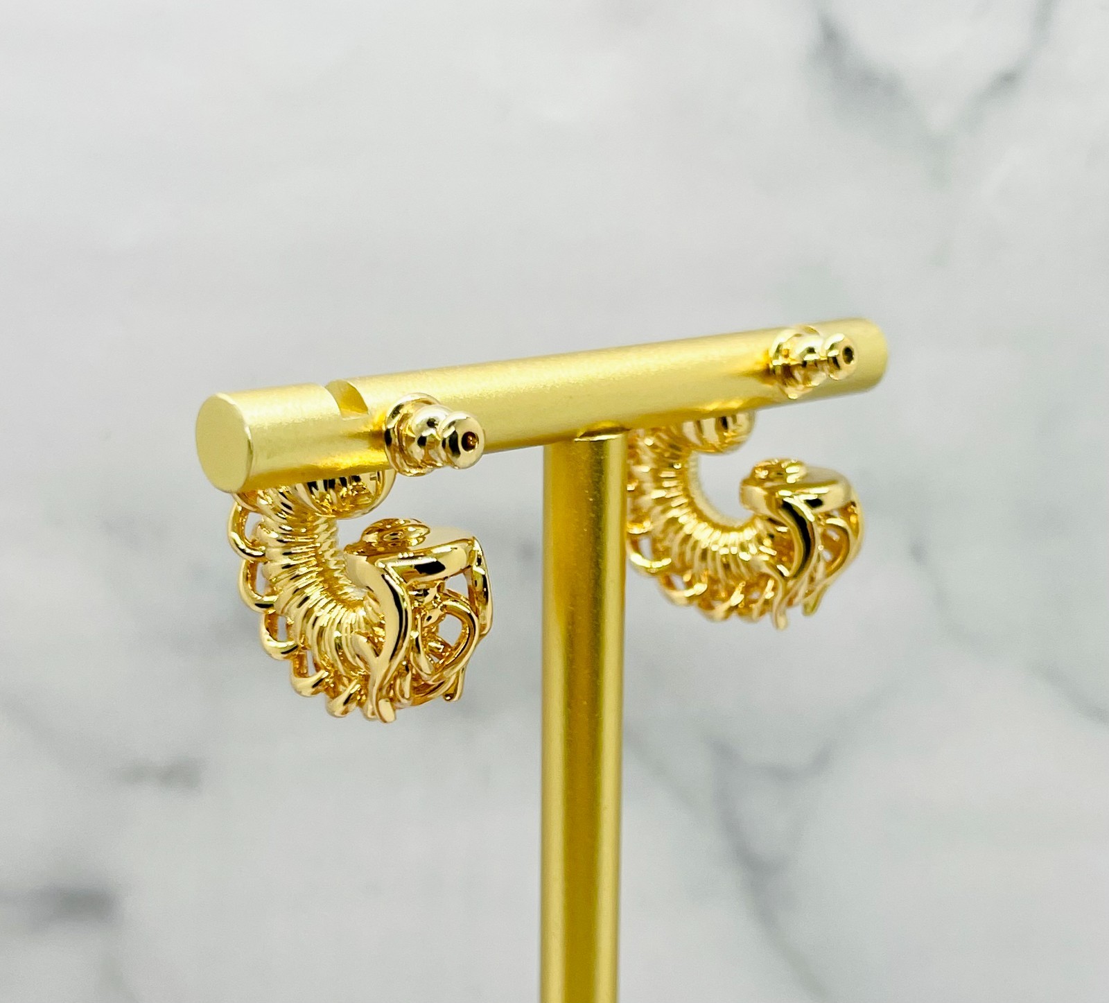 FENDI Filo Gold Tone Hoop Earrings – Pre owned / LY5882