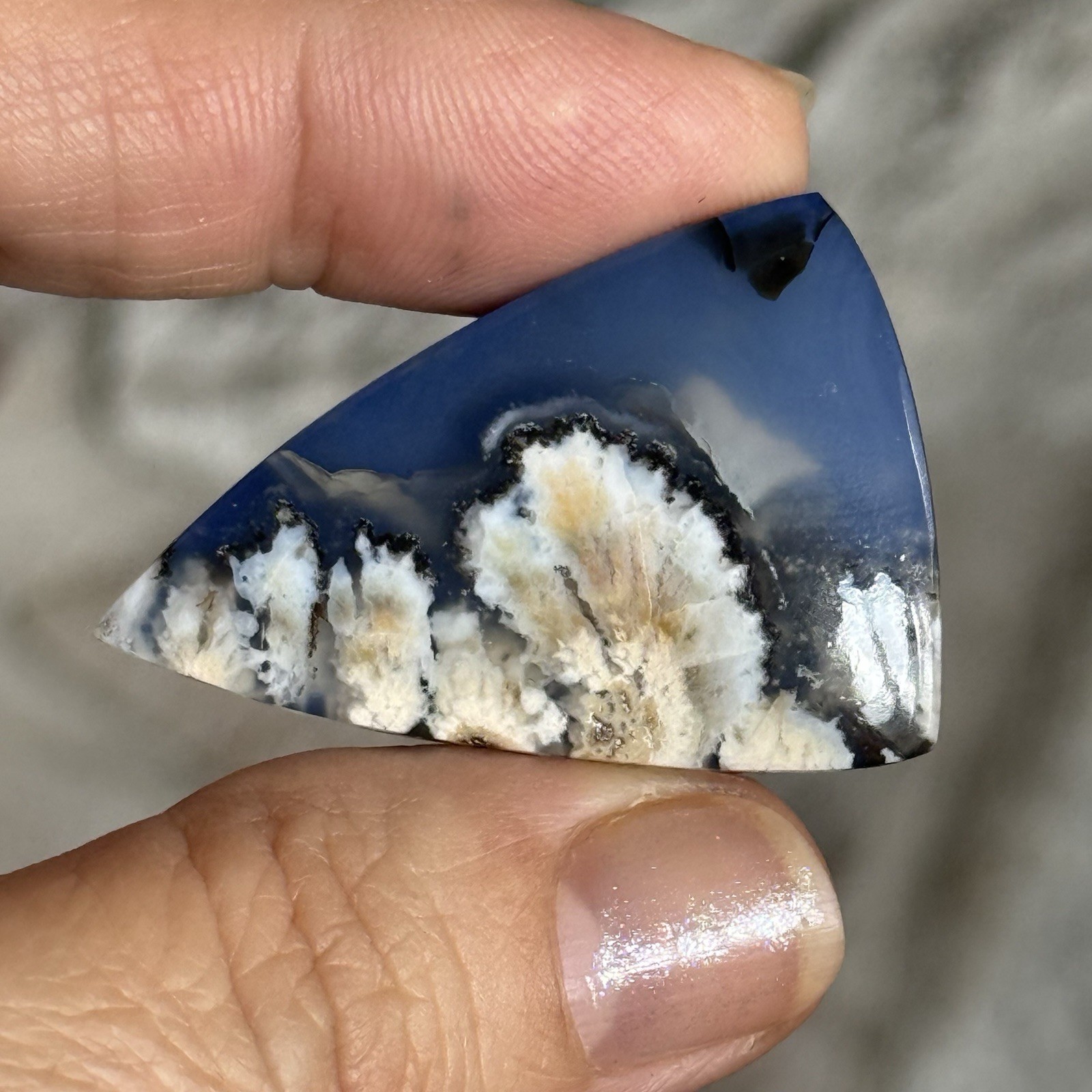 45.4ct 38x26x6mm Flower Plume Agate And Lapis Lazuli Doublet Cabochon Gem