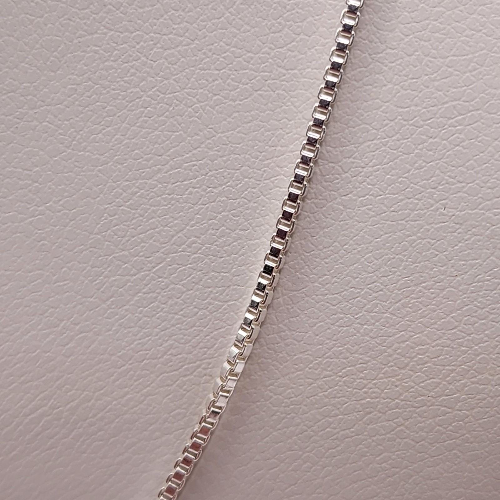 925 NEW Sterling Silver ITALIAN BOX Chain 20″ Length 1mm Width FREE Shipping…