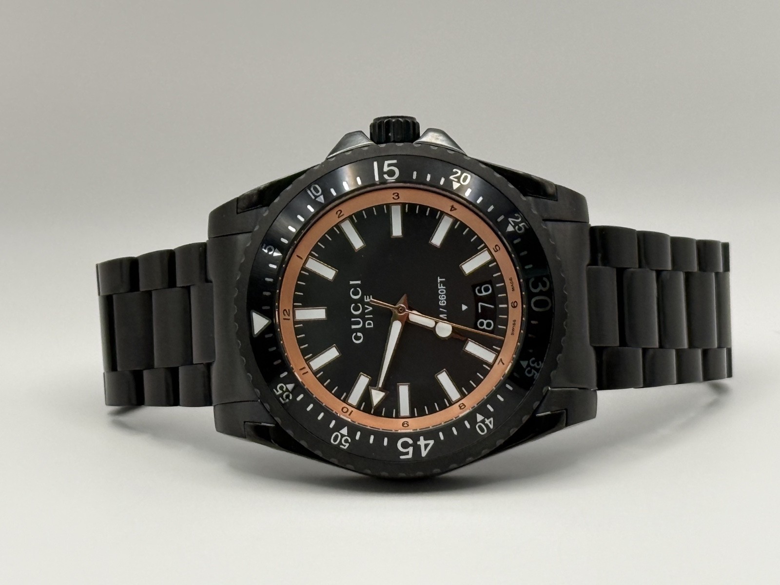 GUCCI Dive YA136213 Date Quartz Black Dial Mens Watch 45mm.