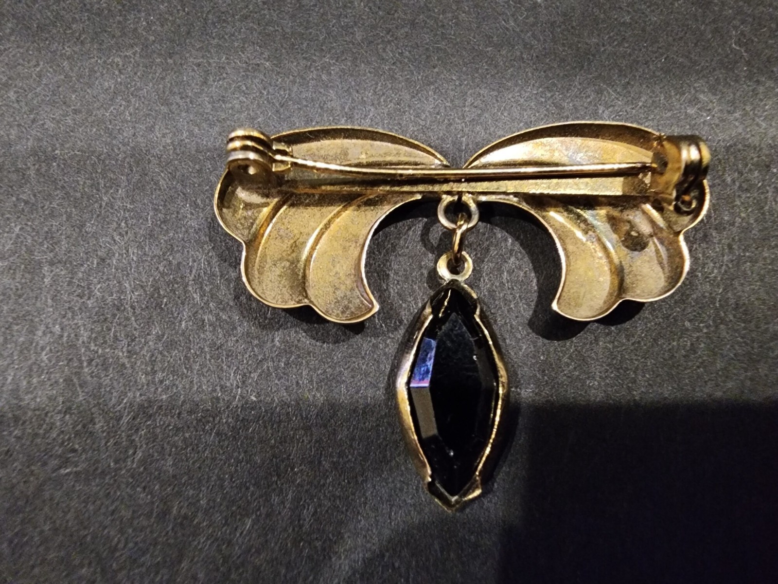 Vintage Gold Tone Bow Brooch Black Faceted Marquise Drop Dangle Pin Costume