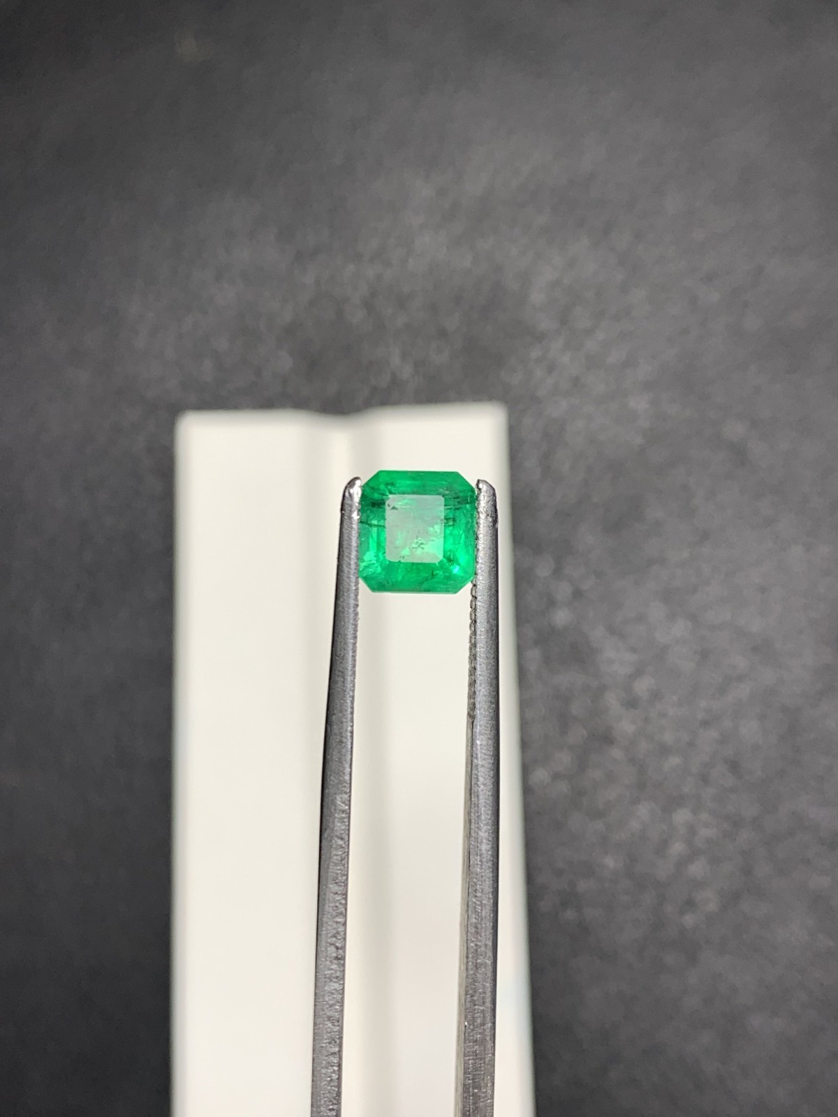 1.60 Ct Natural Swat Emerald – Vivid Green Loose Gemstone from Pakistan