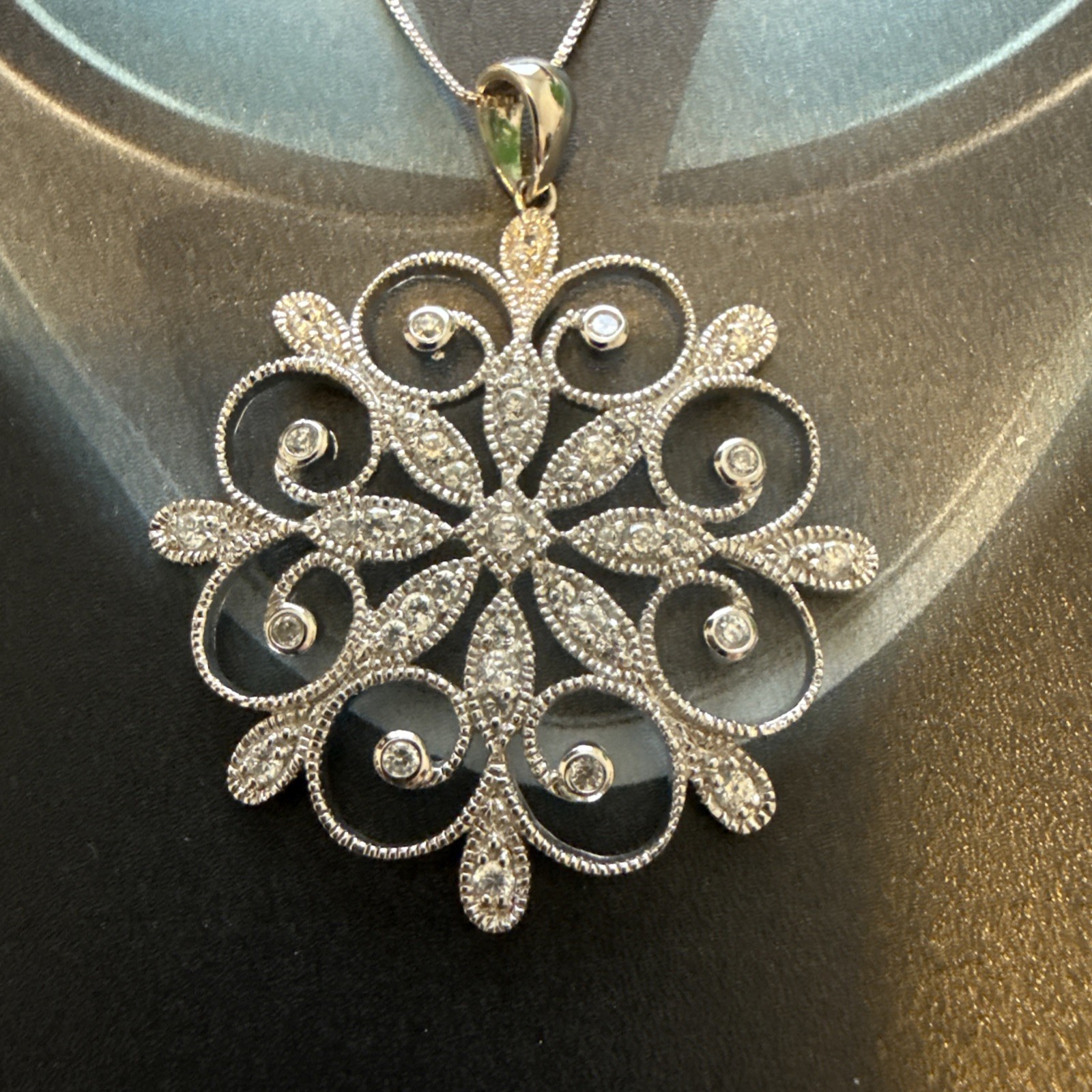 925 Sterling Silver Snowflake Pendant Chain Necklace
