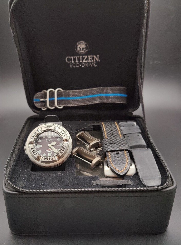 Citizen Promaster BJ8050-08E Eco-Drive Diver Watch Adapters and two extra straps