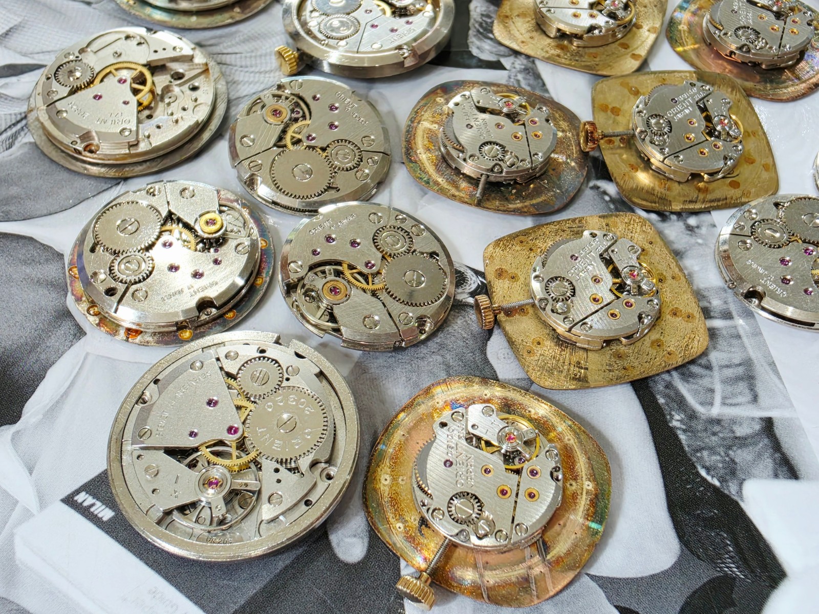 Lot 20 orient movement 49140 230 20326 eta 7001 7040 winding for repair or parts