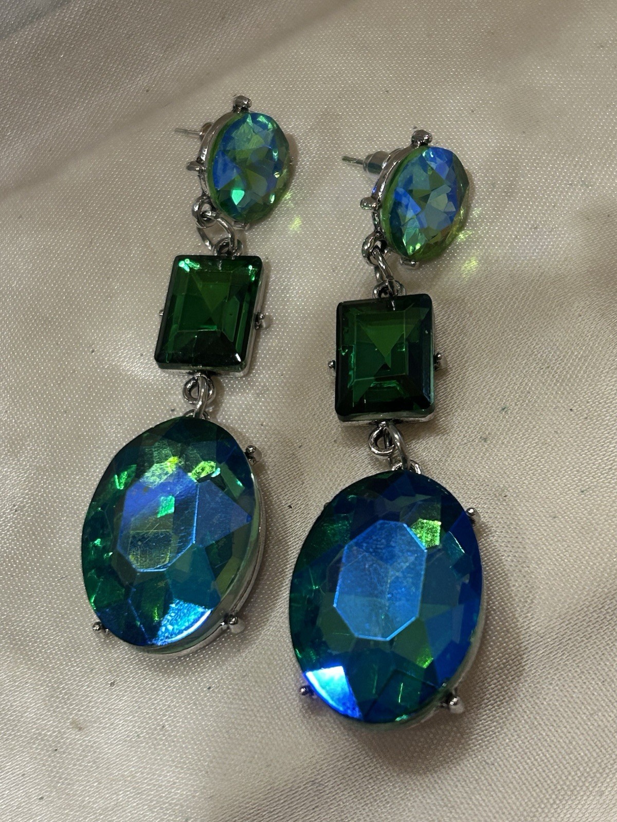Stunning “Mermaid Dreams” Iridescent Green & Blue Dangle Rhinestone Earrings New