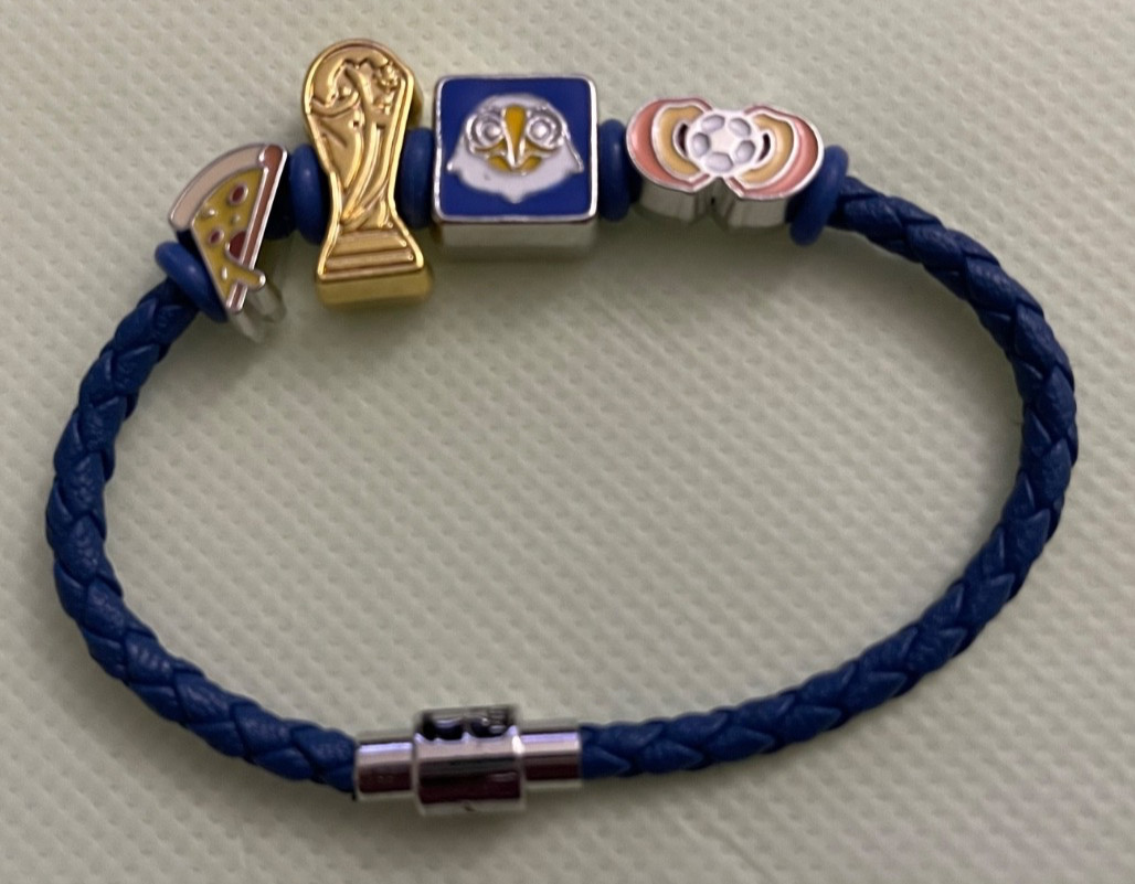 Very rare – FIFA charm bracelet – Atlanta & NY on same bracelet
