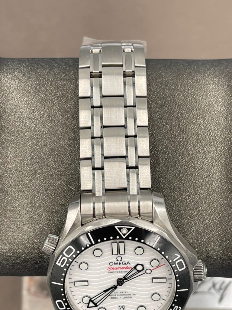 Omega White Dial Seamaster Chronometer Diver 300m 210.30.42.20.04.001 (2024)
