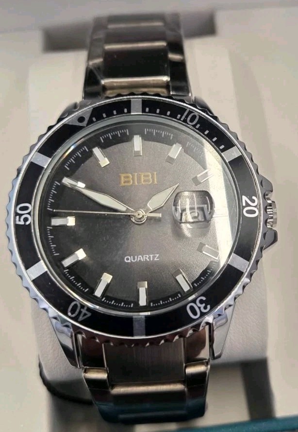 BIBI Quartz Analog 45mm Wristwatch Black Dial Date Silver S/S Bracelet Box