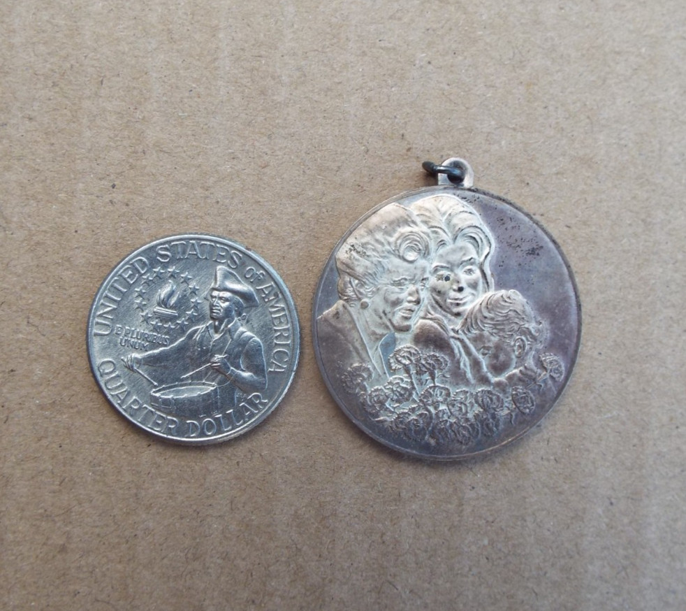 Mother’s Day 1972 Sterling Silver Medallion Beautiful Quote by Washington Irving