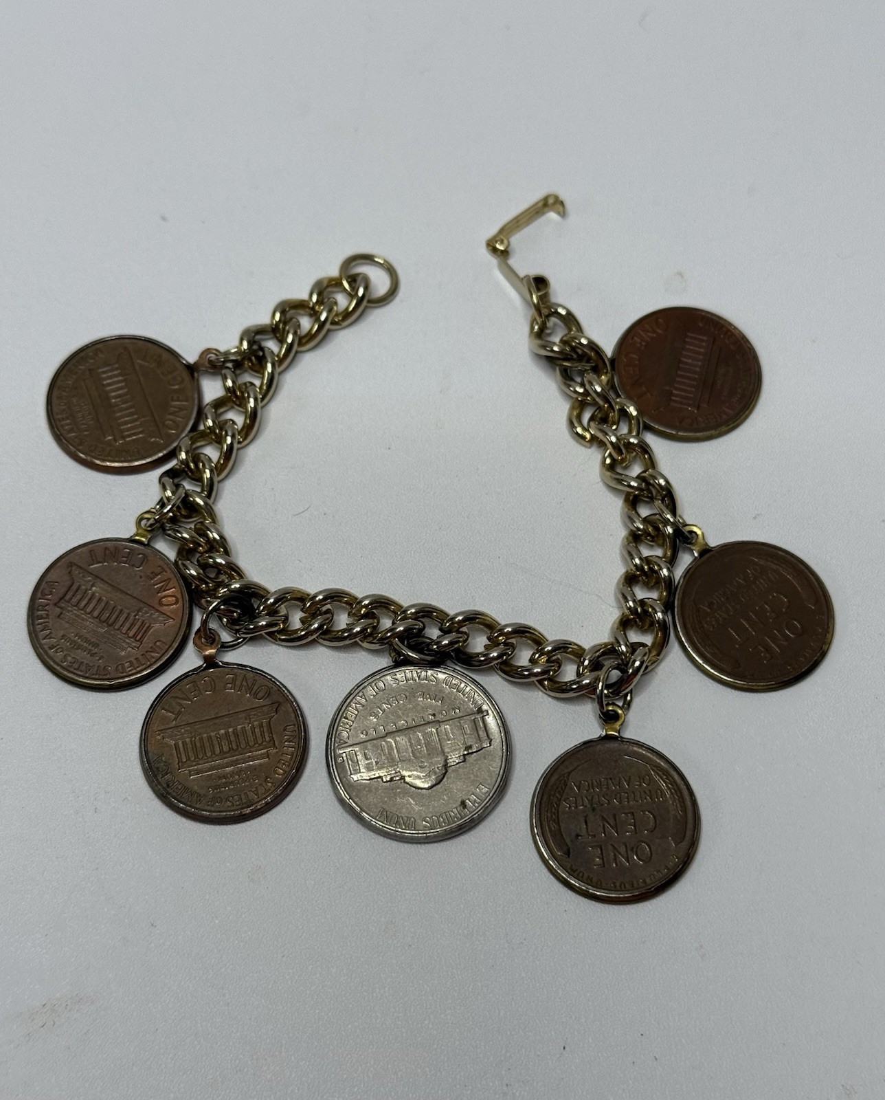 Vtg Mid Century US Coin Charm Bracelet 7.5″ Gold Tone 1940s-1960s Wheat Pennies