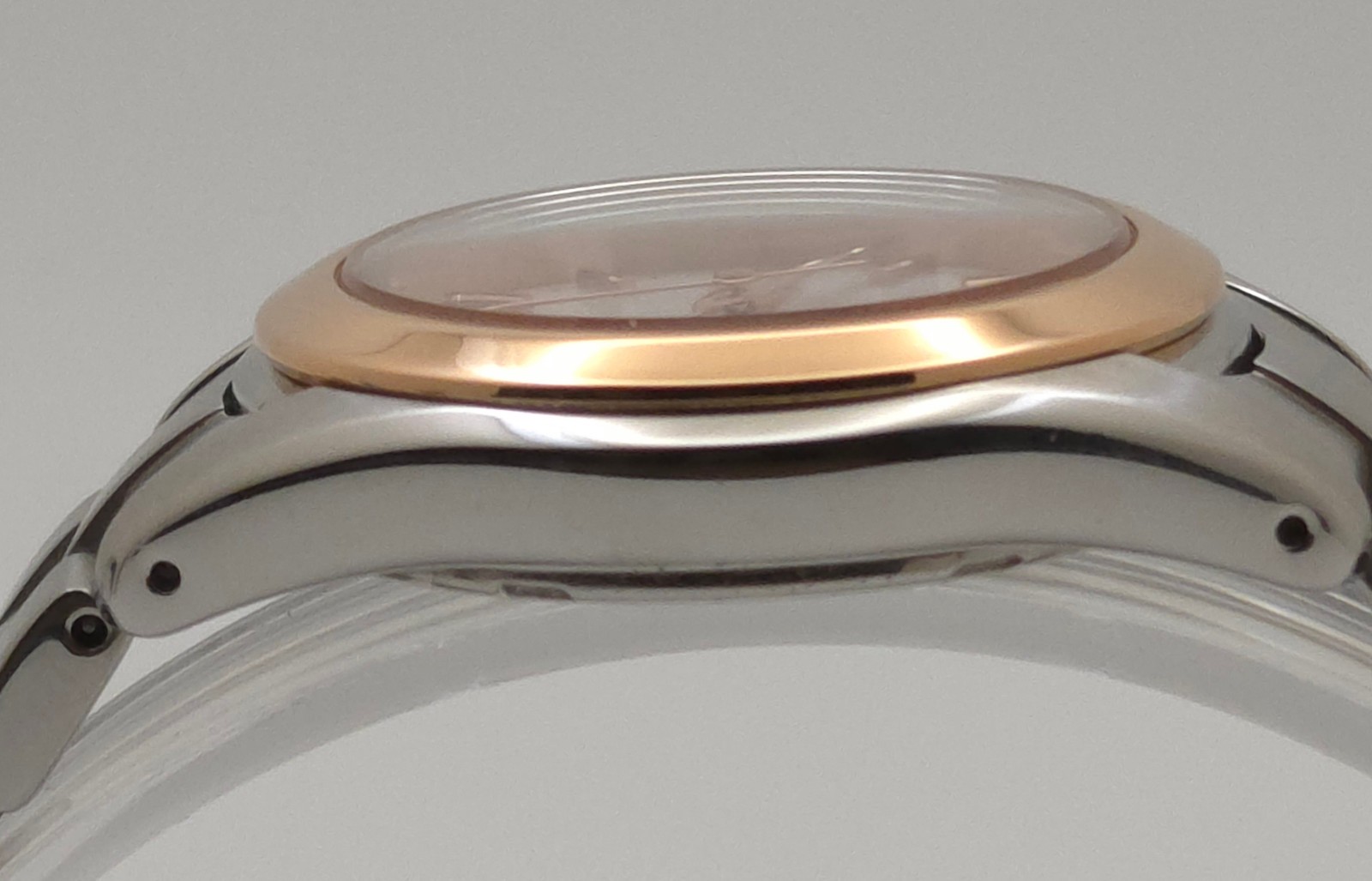 Grand Seiko Heritage STGF268 MOP Dial Quartz Ladies 29mm Steel/Rose Gold Box
