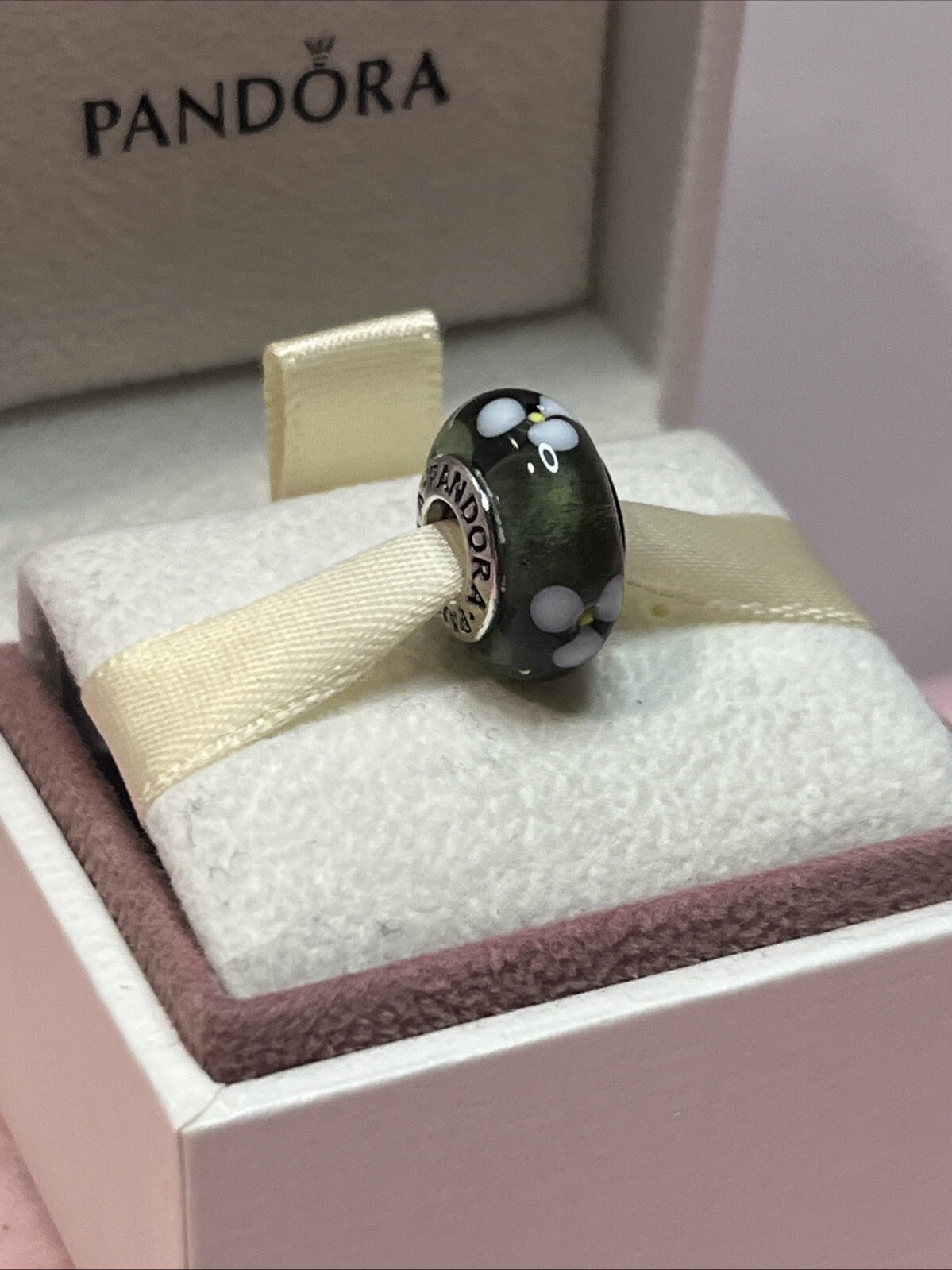 183A NWOT AUTH PANDORA SS BLACK FLOWERS MURANO GLASS CHARM #790604 RETIRED!