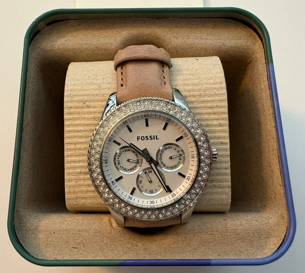 Fossil: ES-2997 Women’s 38mm Stella White Dial Sand Tone Leather Watch