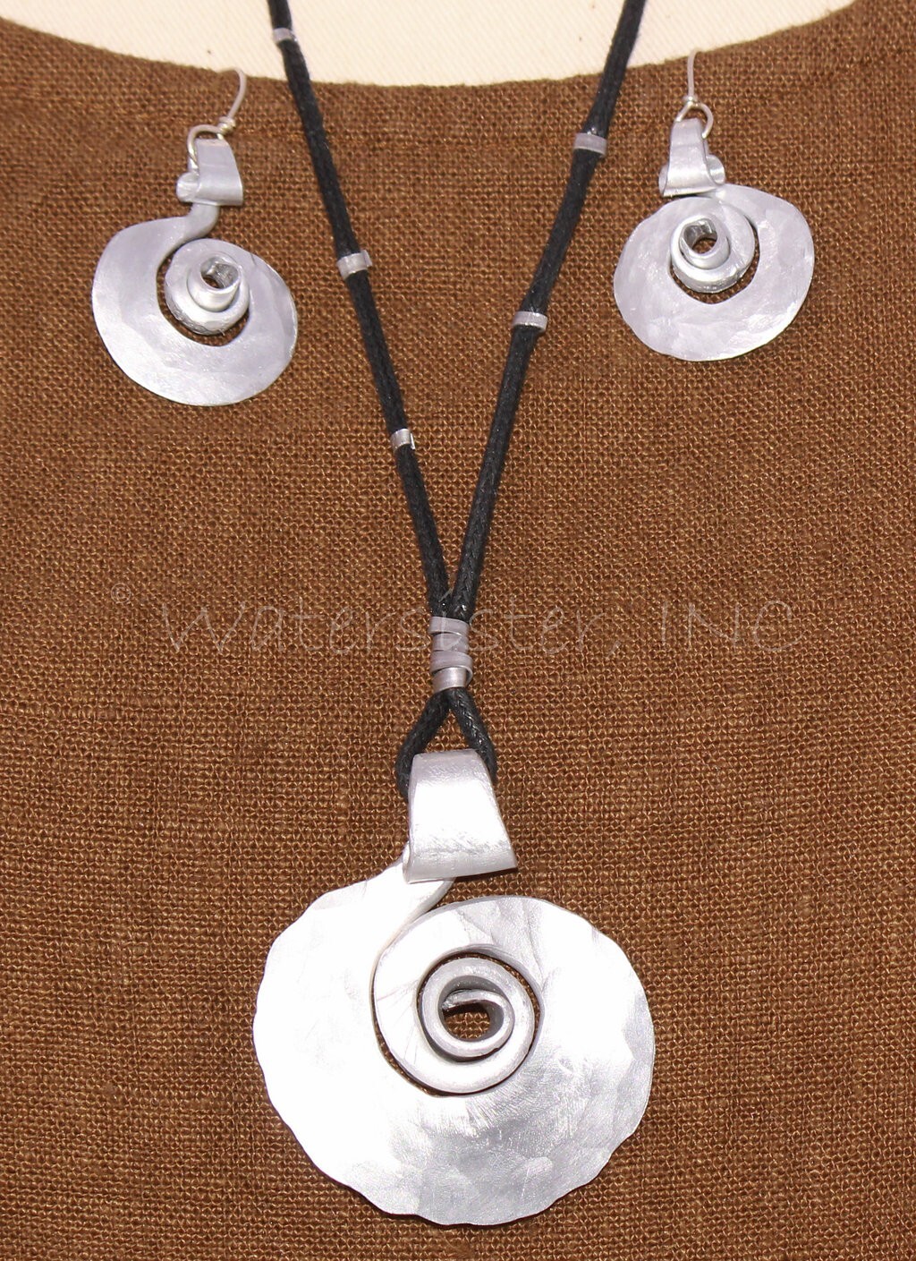 ANTIJOYAS Handmade ART-2-WEAR Hammered Aluminum TCHAI NECKLACE 3D Swirl SEC38