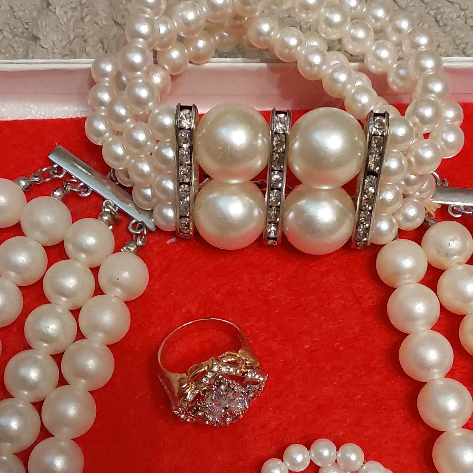 Faux Pearl Rhinestone Jewelry Set Necklace Bracelet Earrings Ring